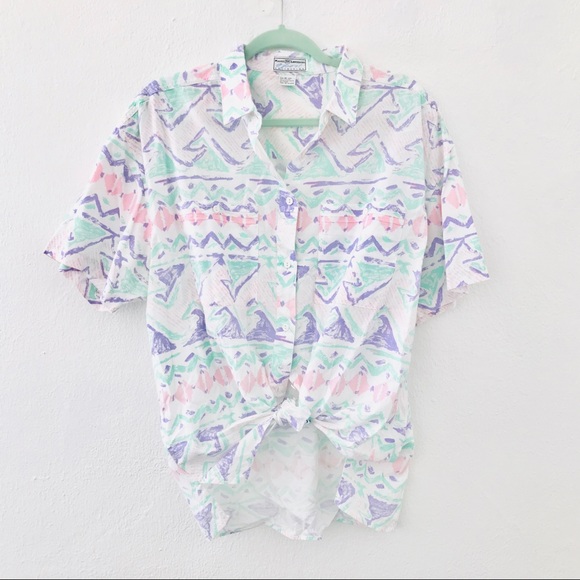 Vintage Tops - Vintage short sleeve button down abstract shirt